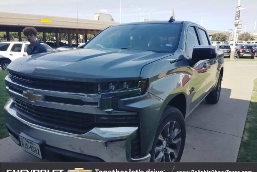 2020 Chevrolet Silverado 1500 LT photo 1