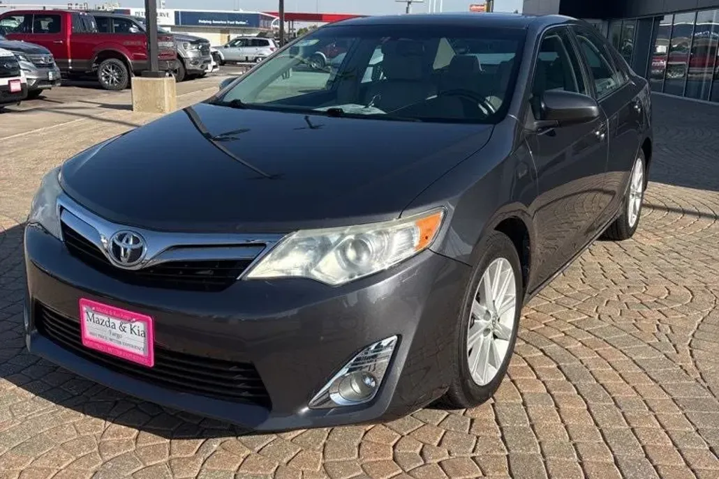 2012 Toyota Camry XLE photo 1