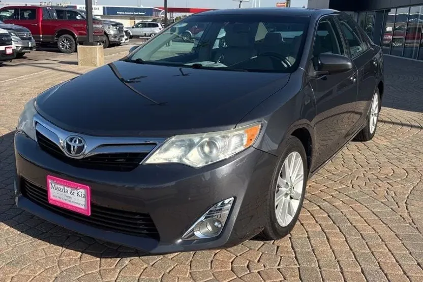 2012 Toyota Camry XLE photo 1