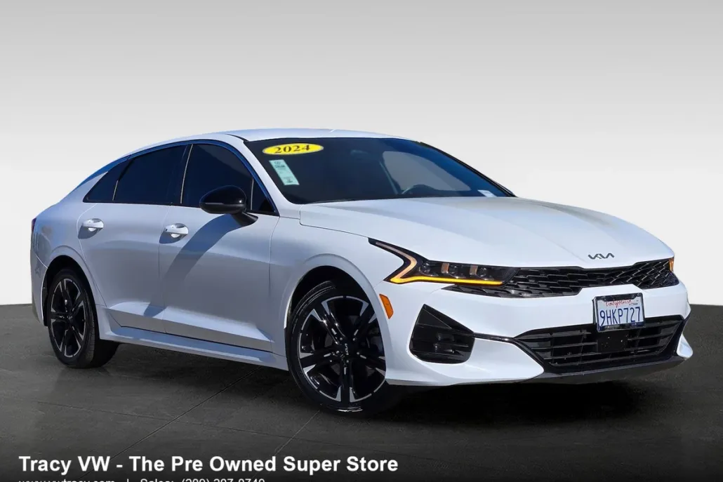 2024 Kia K5 GT-Line photo 1