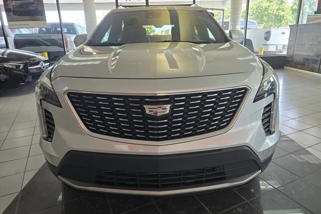 2020 Cadillac XT4 Premium Luxury photo 1