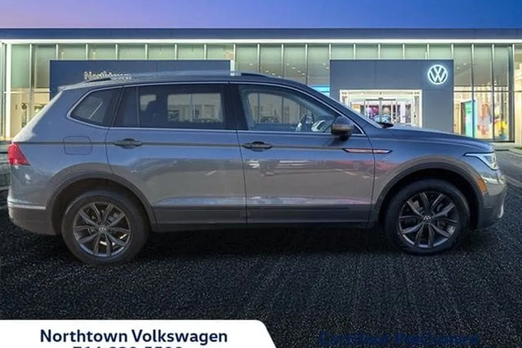 2022 Volkswagen Tiguan SE photo 1