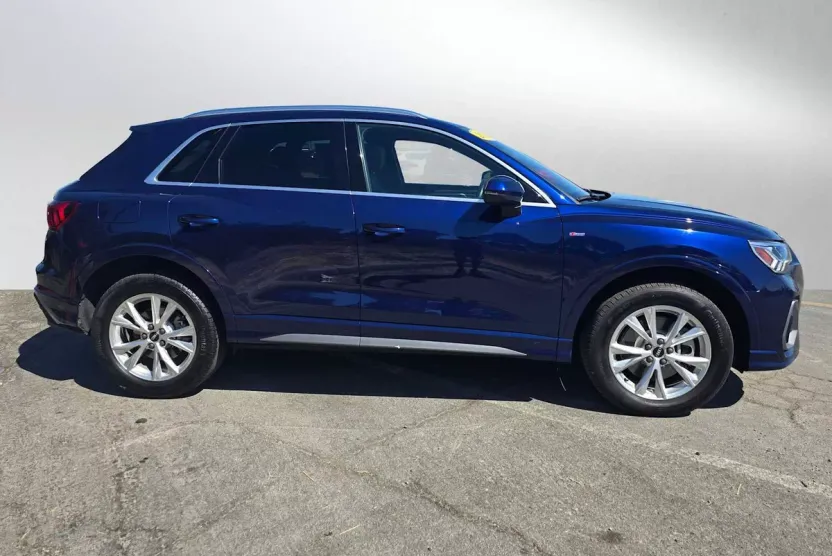 2024 Audi Q3 S line Premium photo 1