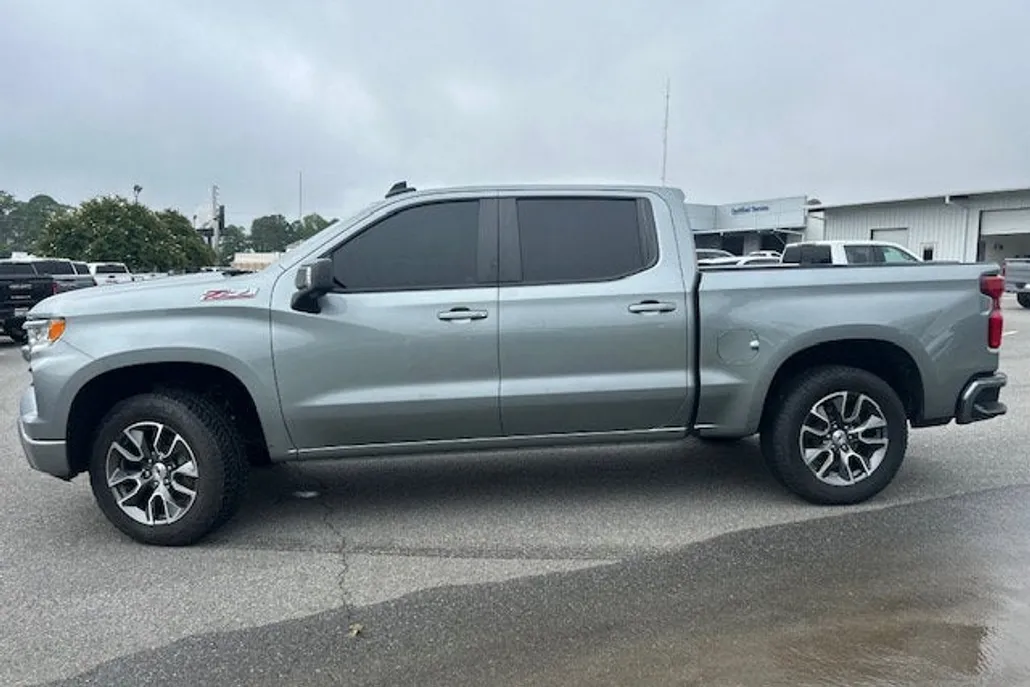 2023 Chevrolet Silverado 1500 RST photo 1