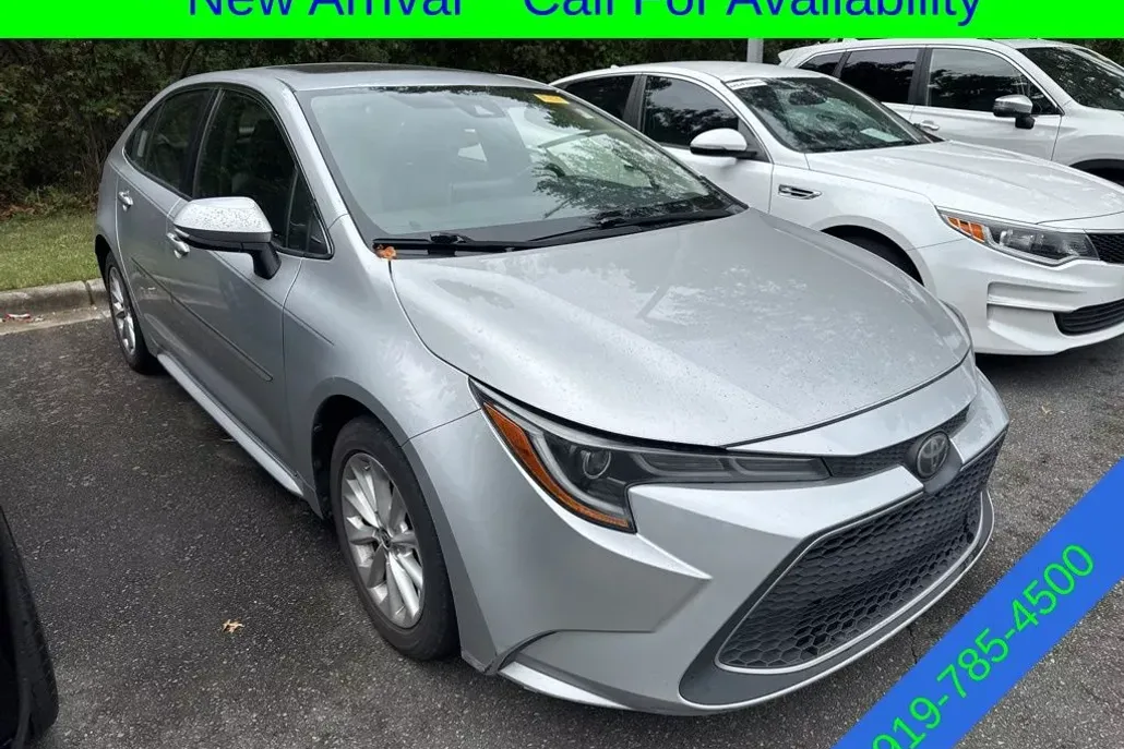 2020 Toyota Corolla XLE photo 1