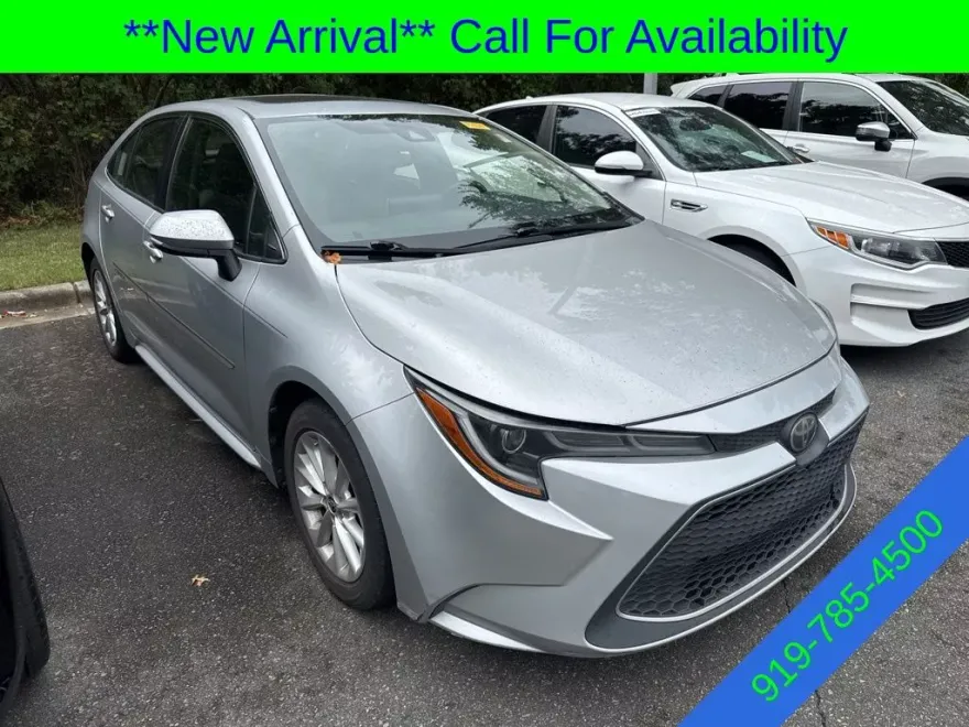 2020 Toyota Corolla XLE photo 1