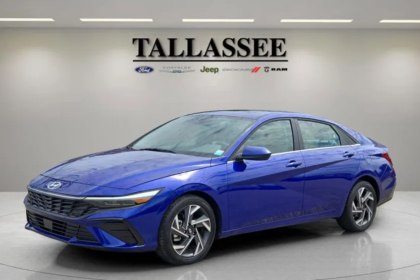 2025 Hyundai Elantra SEL Convenience photo 1