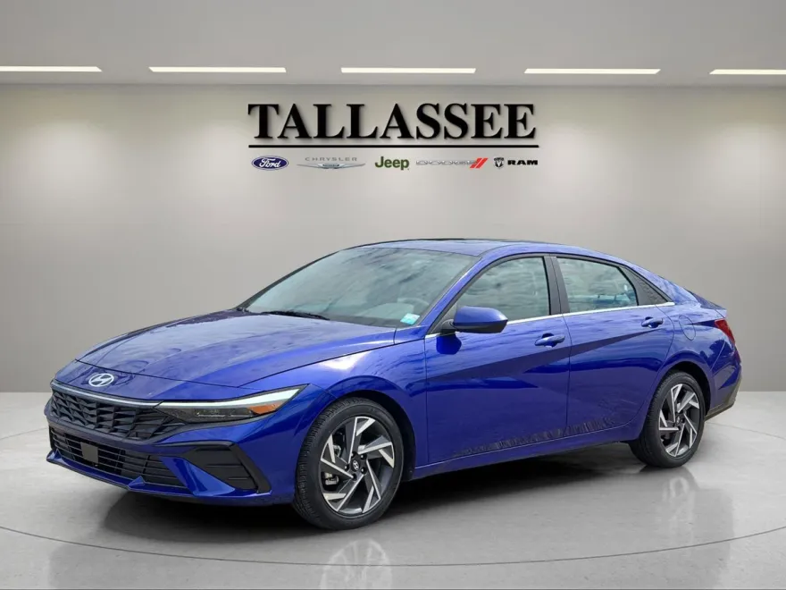 2025 Hyundai Elantra SEL Convenience photo 1