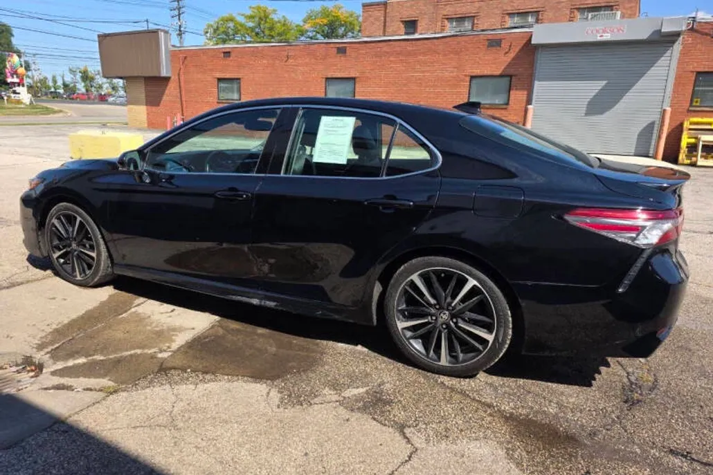 2018 Toyota Camry XSE photo 1