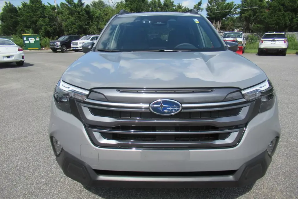 2025 Subaru Forester Premium Base photo 1