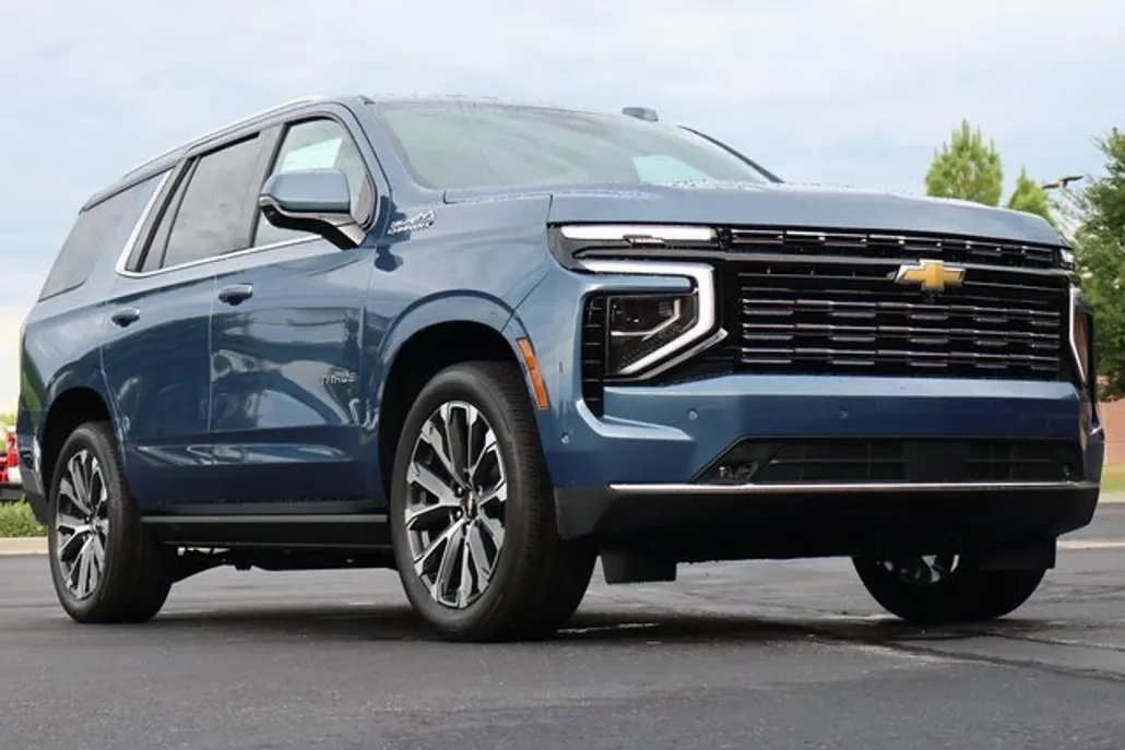 2025 Chevrolet Tahoe High Country photo 1
