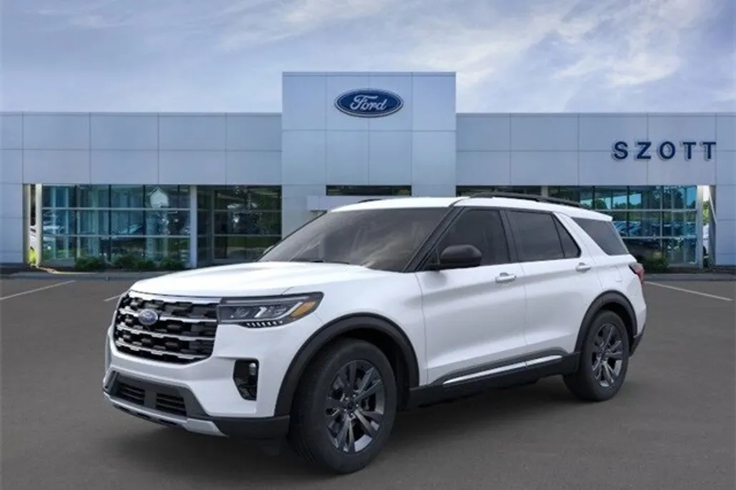 2025 Ford Explorer photo 1