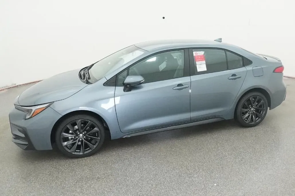 2026 Toyota Corolla SE photo 1