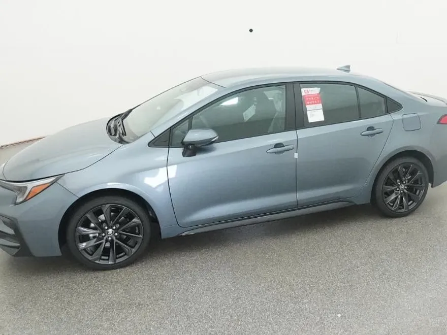 2026 Toyota Corolla SE photo 1