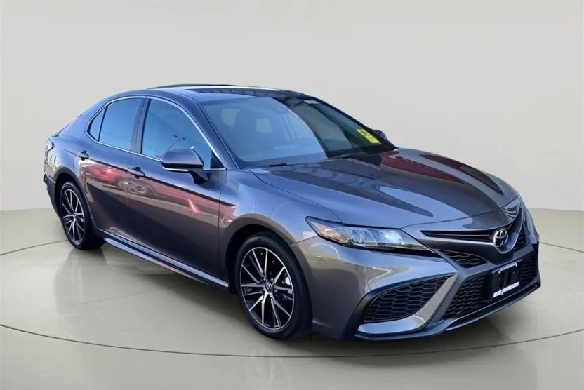 2024 Toyota Camry SE photo 1