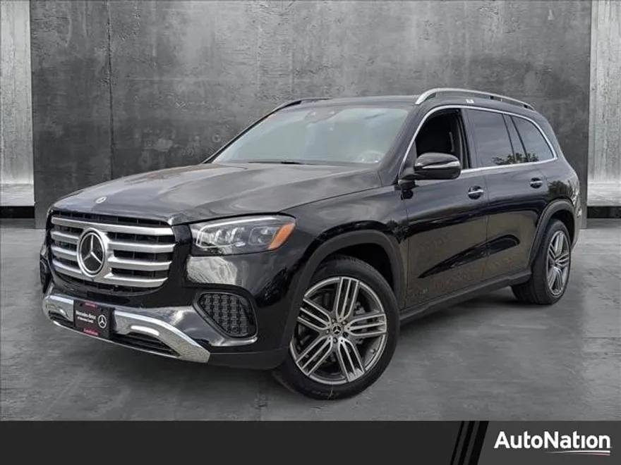 2025 Mercedes Benz GLS 450 photo 1