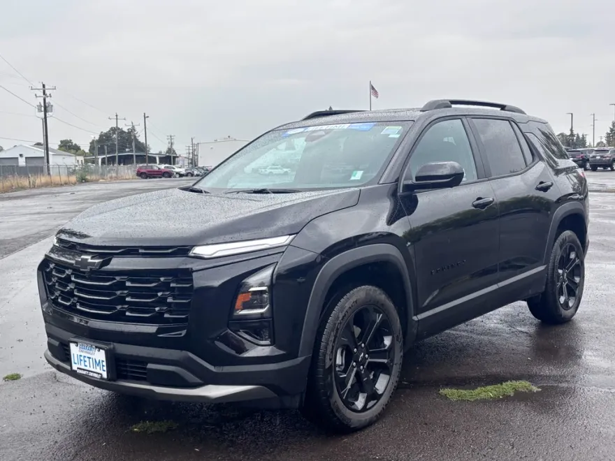 2025 Chevrolet Equinox LT photo 1