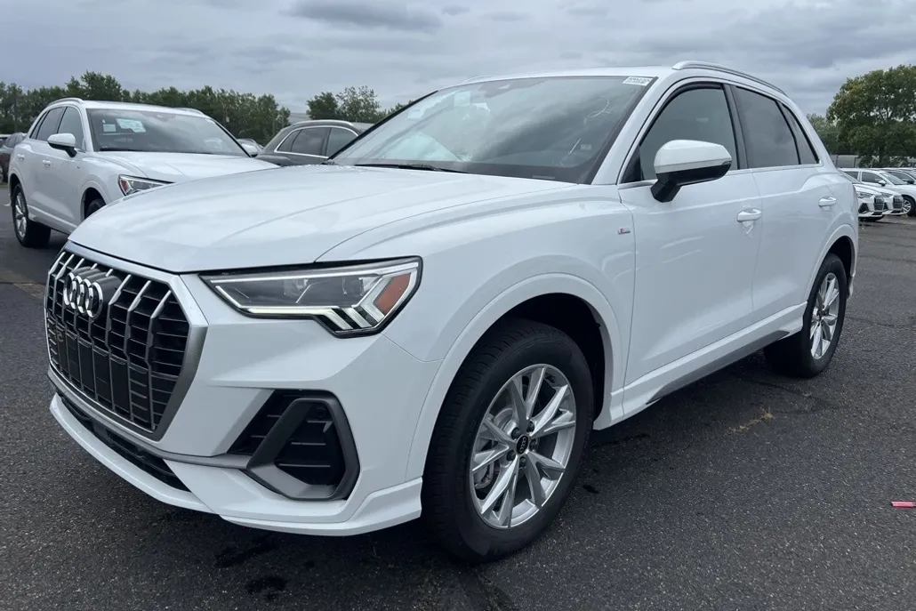 2025 Audi Q3 Premium S line photo 1
