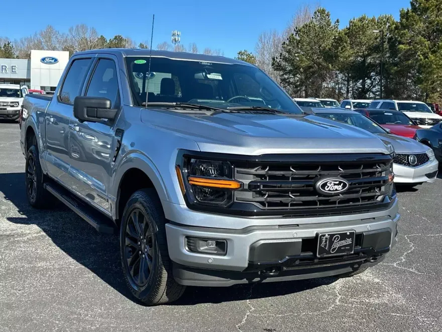 2025 Ford F-150 XLT photo 1