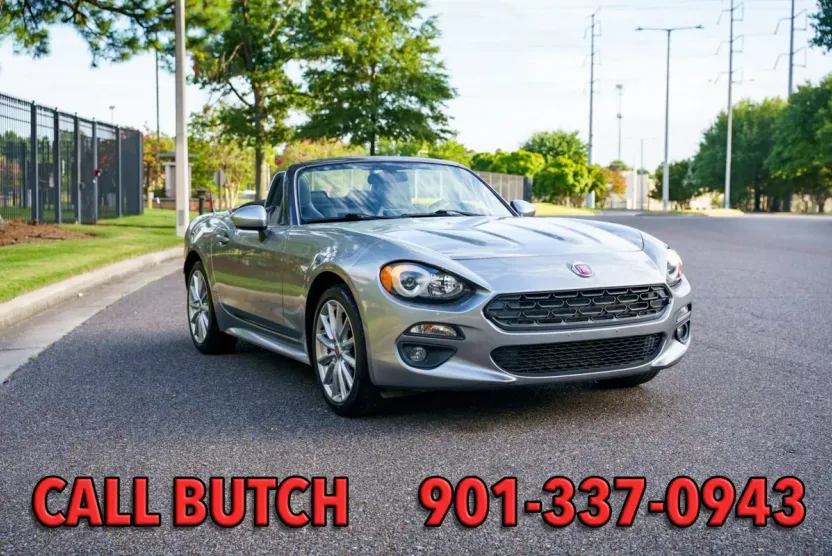 2017 Fiat 124 Spider Lusso photo 1