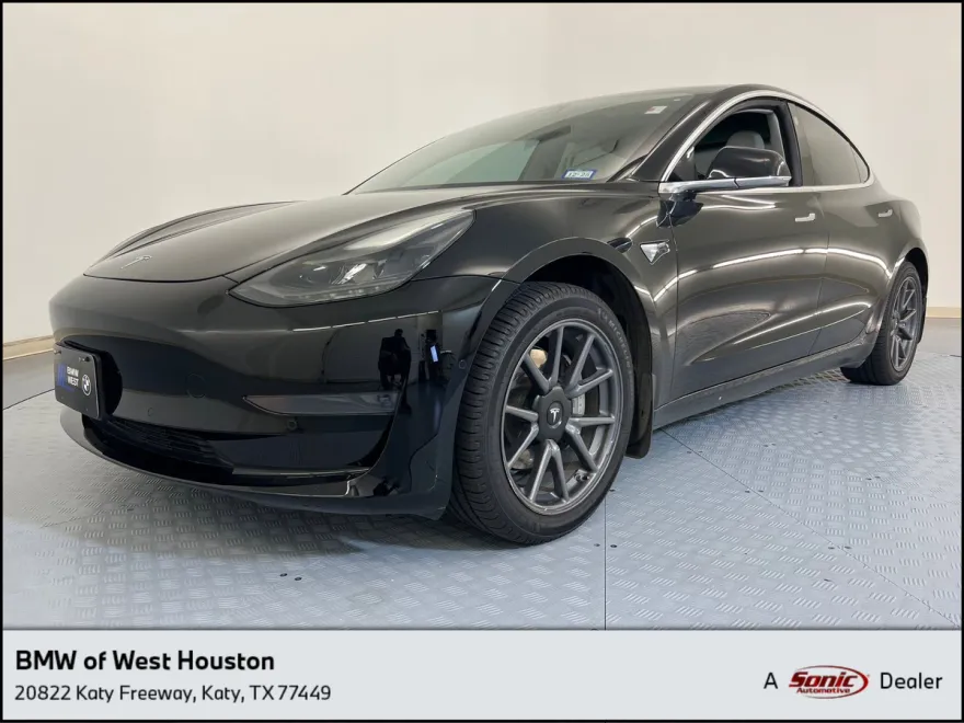 2020 Tesla Model 3 Standard Range photo 1