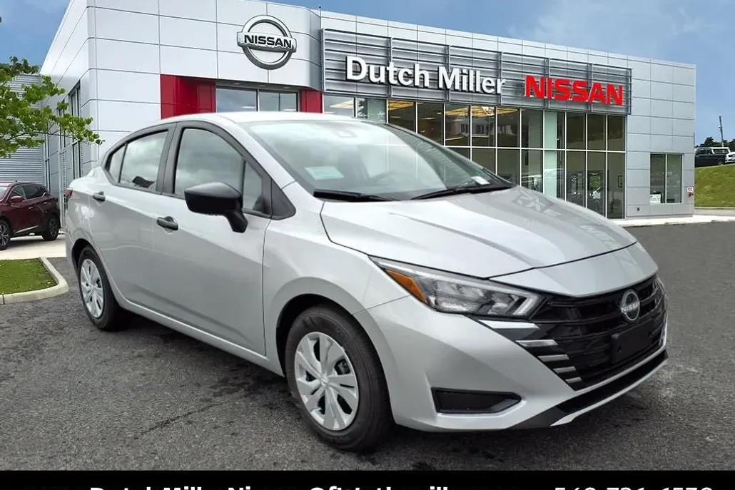 2025 Nissan Versa S photo 1