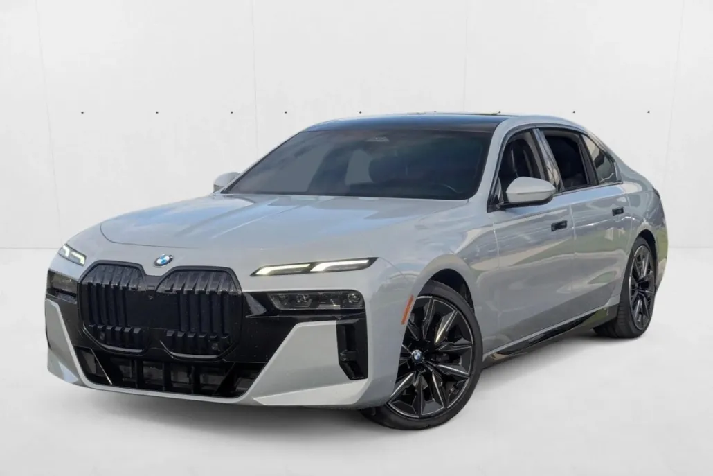 2023 Bmw 740i Sedan photo 1