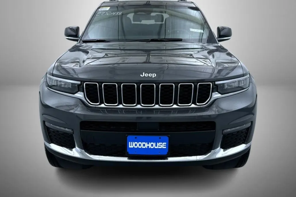 2025 Jeep Grand Cherokee Limited photo 1