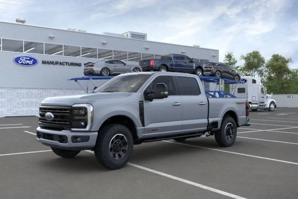 2025 Ford F-250 Platinum photo 1