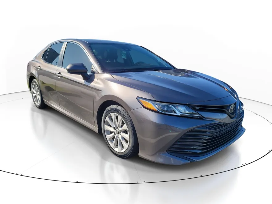 2020 Toyota Camry LE photo 1