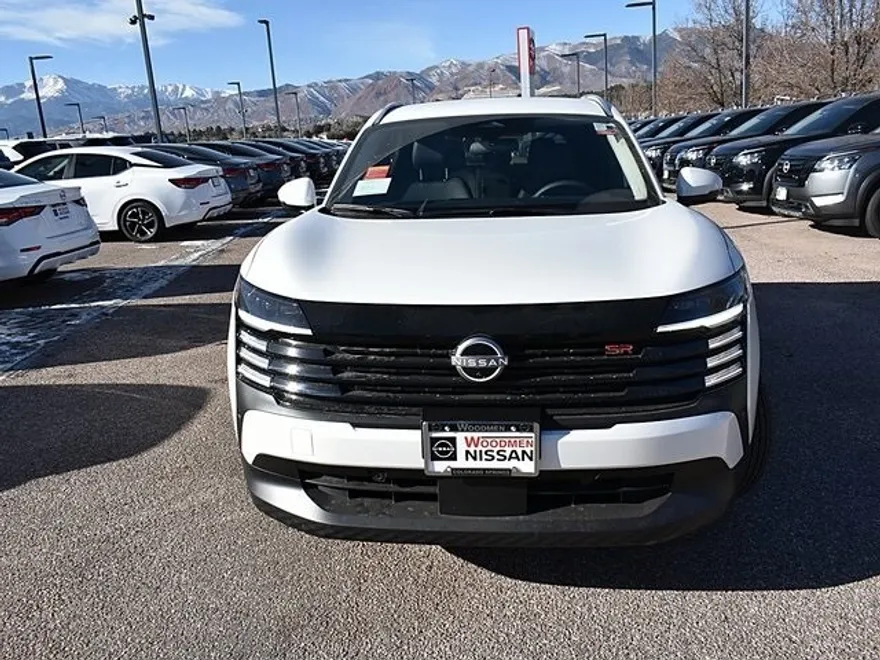 2025 Nissan Kicks SR photo 1