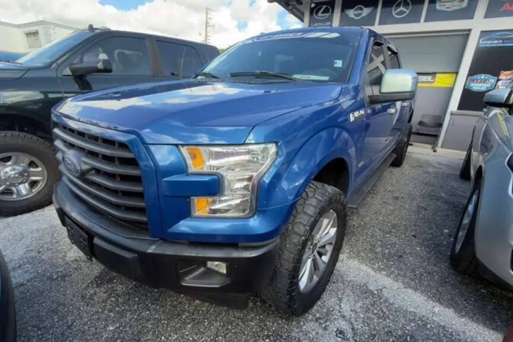 2017 Ford F-150 Lariat photo 1