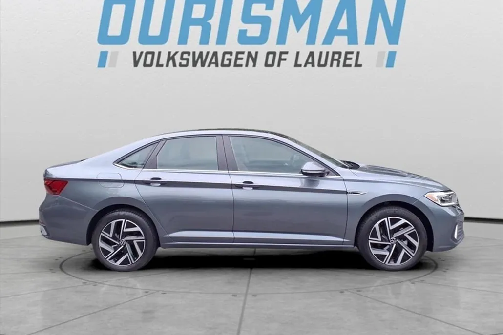 2024 Volkswagen Jetta 1.5T SEL photo 1
