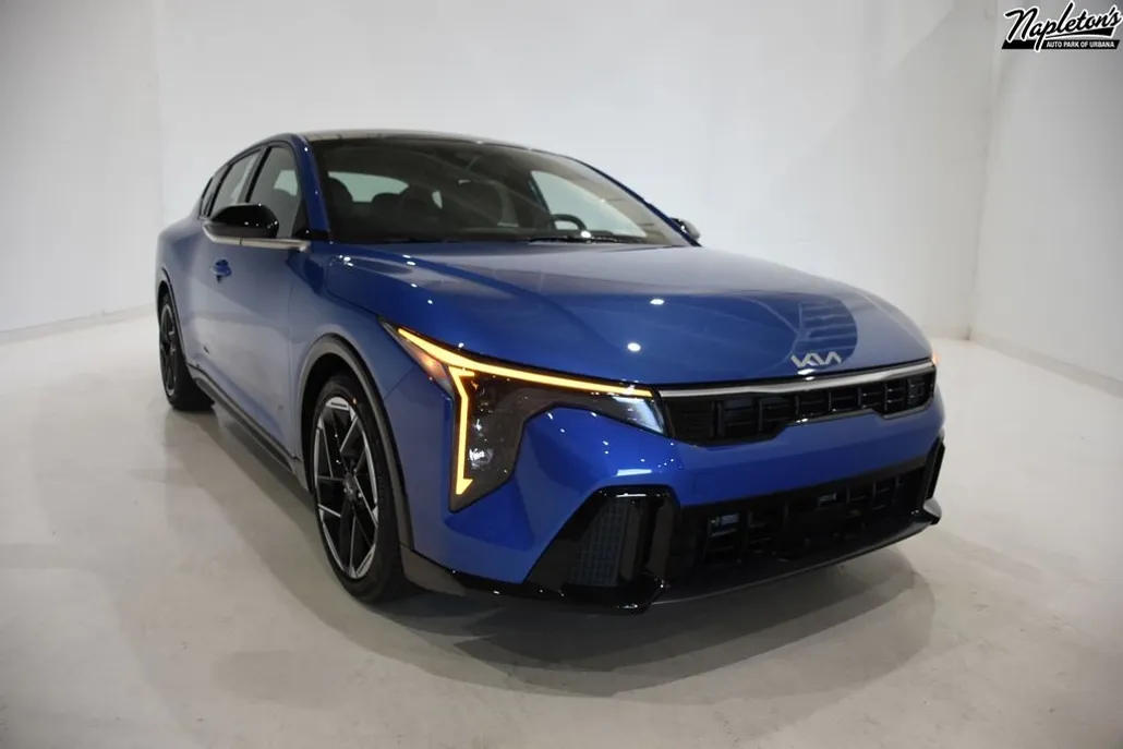 2025 Kia K4 GT-Line photo 1
