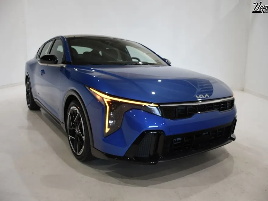 2025 Kia K4 GT-Line photo 1