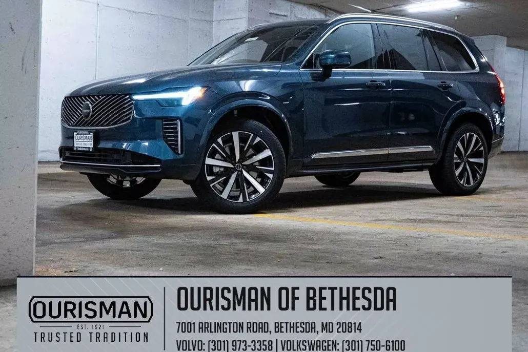 2025 Volvo XC90 Core photo 1