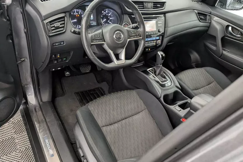 2017 Nissan Rogue SV Midnight Edition photo 1