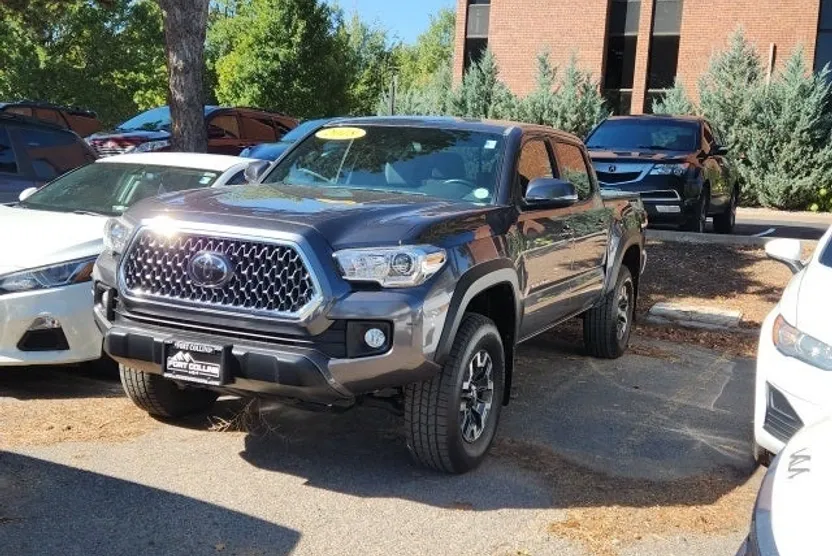 2018 Toyota Tacoma TRD Off-Road V6 photo 1
