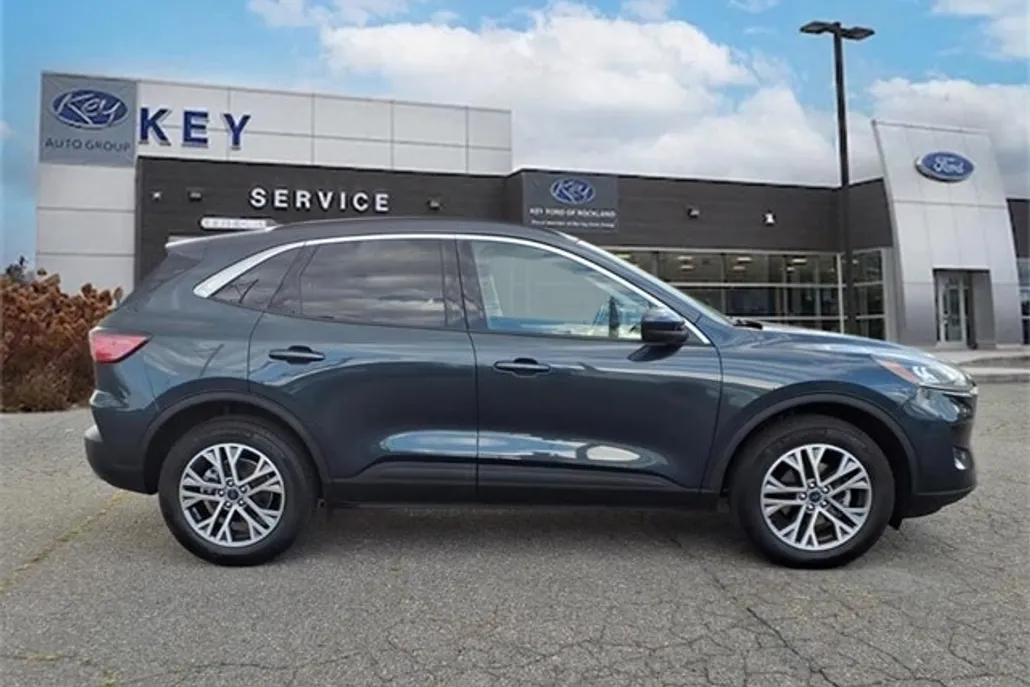 2022 Ford Escape SEL photo 1