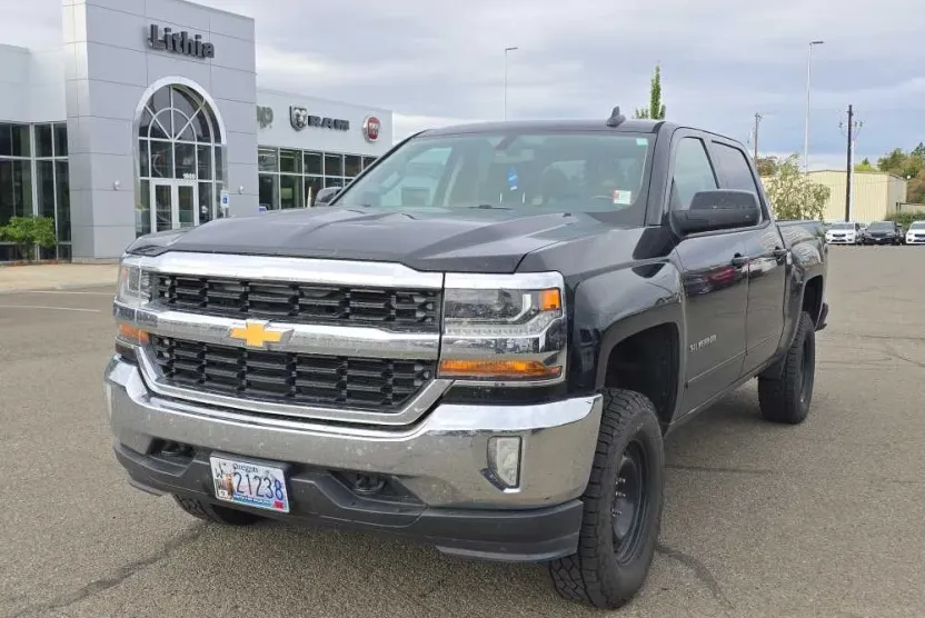 2017 Chevrolet Silverado 1500 photo 1