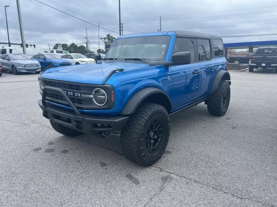 2021 Ford Bronco Black Diamond photo 1