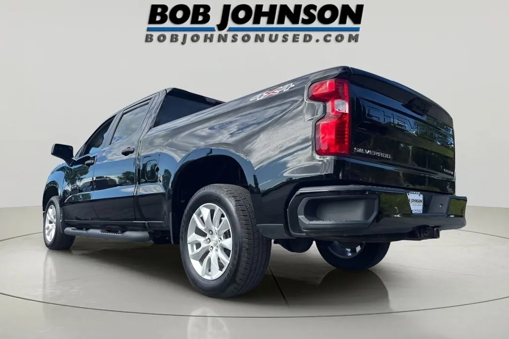 2023 Chevrolet Silverado 1500 Custom photo 1