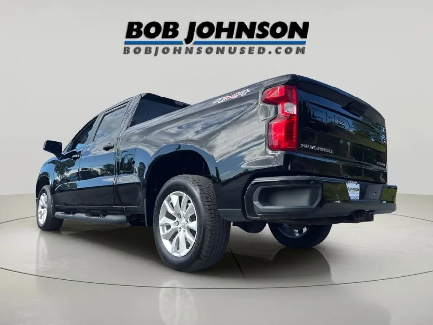 2023 Chevrolet Silverado 1500 Custom photo 1