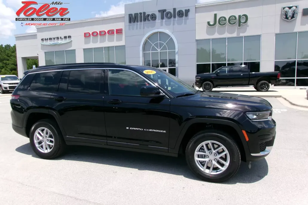 2025 Jeep Grand Cherokee Laredo photo 1