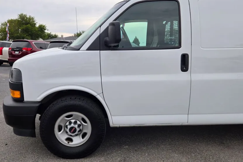 2018 Gmc Savana Cargo photo 1