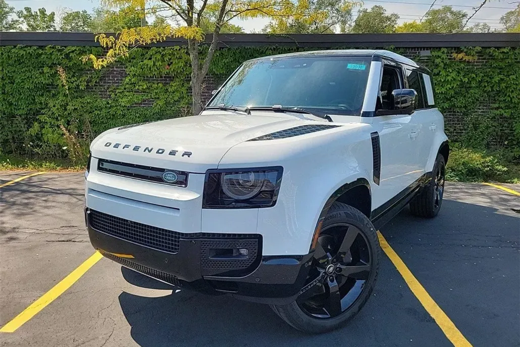 2025 Land Rover Defender 110 X-Dynamic SE photo 1