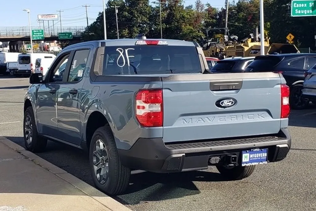 2025 Ford Maverick XLT photo 1