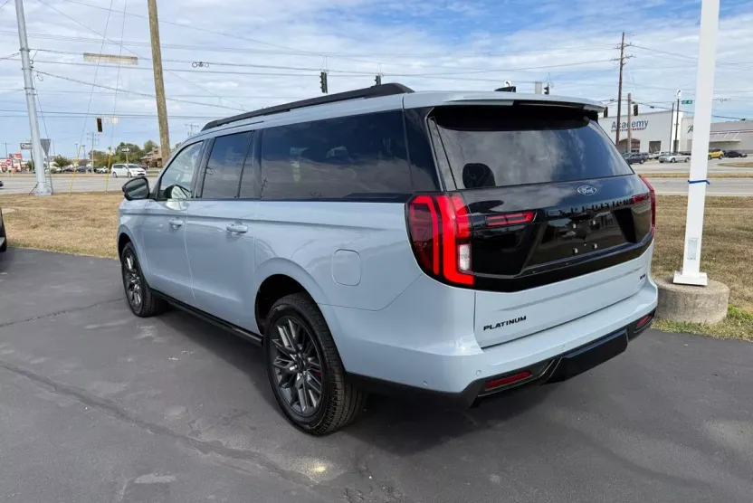 2025 Ford Expedition Platinum MAX EL photo 1