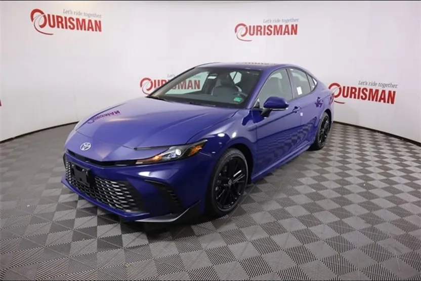 2026 Toyota Camry SE photo 1