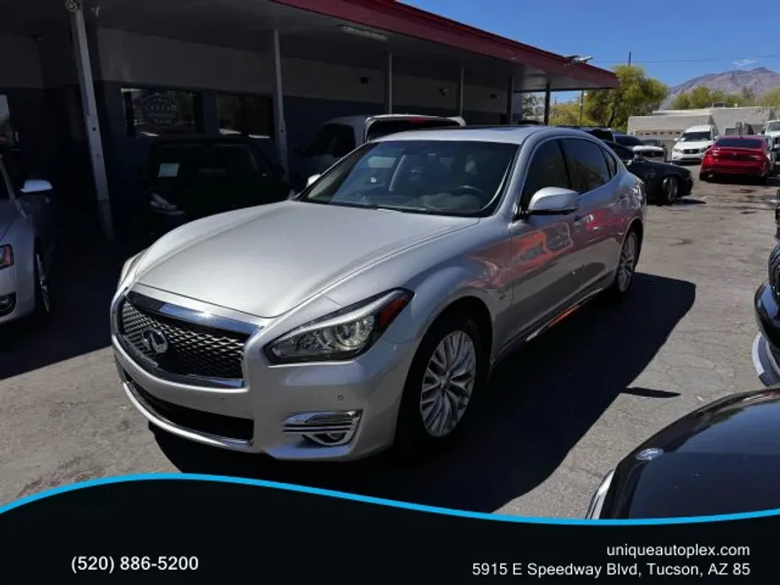 2016 Infiniti Q70 3.7 photo 1
